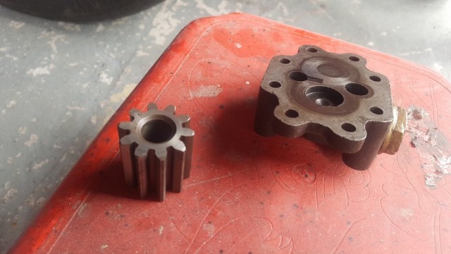 oil pump gear.jpg