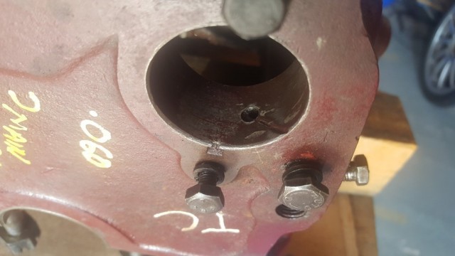 damage to camshaft front bearing.jpg