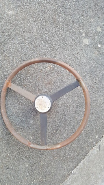 original steering wheel front.jpg