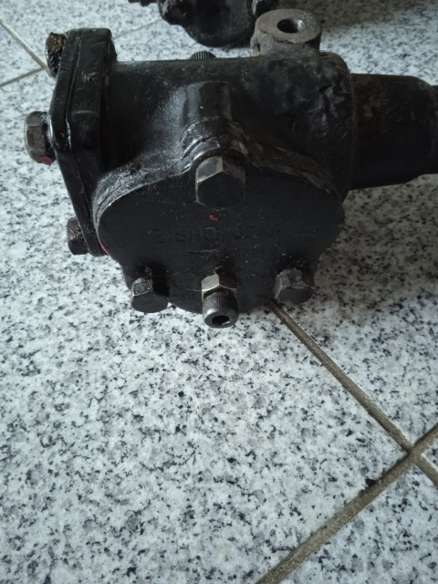 old steering.jpg
